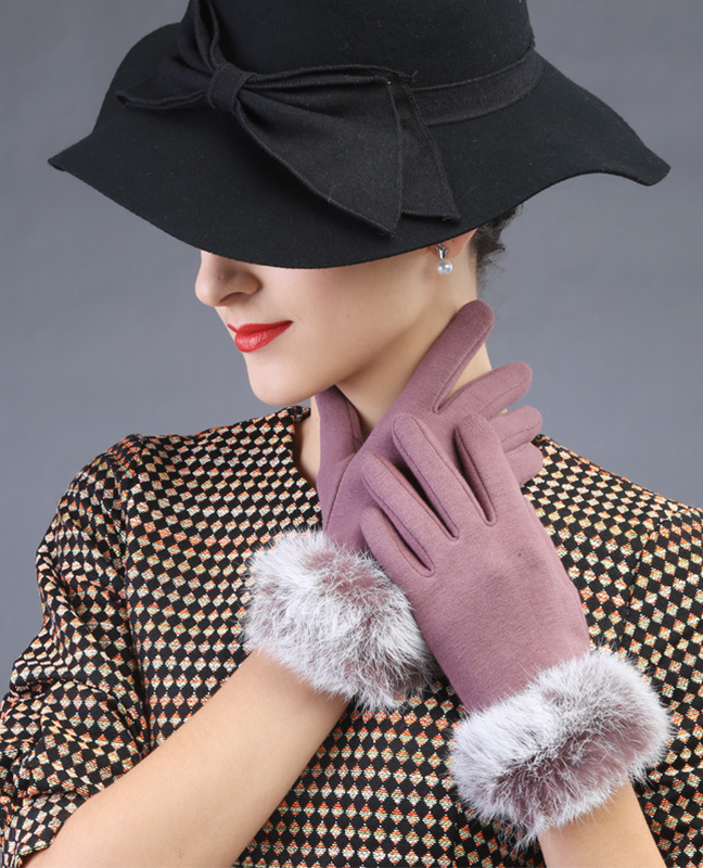 Houndstooth rabbit fur Mitten Houndstooth rabbit fur Mitten